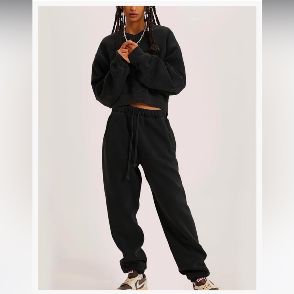 Black, 2 piece sweat set by flygo